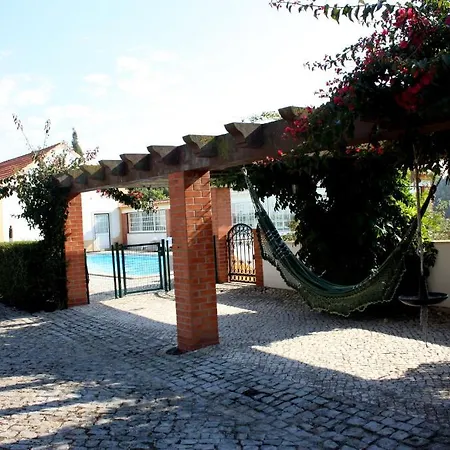 بيت ضيافة Encosta Das Freiras 4*